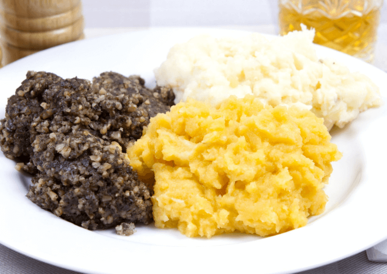Whether you've bought haggis from the butcher (which is typically already cooked) or made your own at home, be safe in the knowledge that, yes, you can freeze haggis.