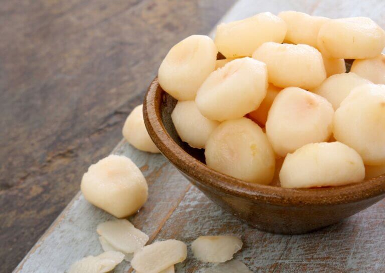 If you have an abundance of these delicious aquatic vegetables you might be wondering whether you can freeze water chestnuts.